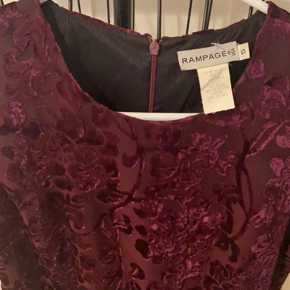 NWOT Rampage Burgundy Dress Size 5 Lined Shell 54% Rayon 46% Polyester Adorable - Picture 3 of 8